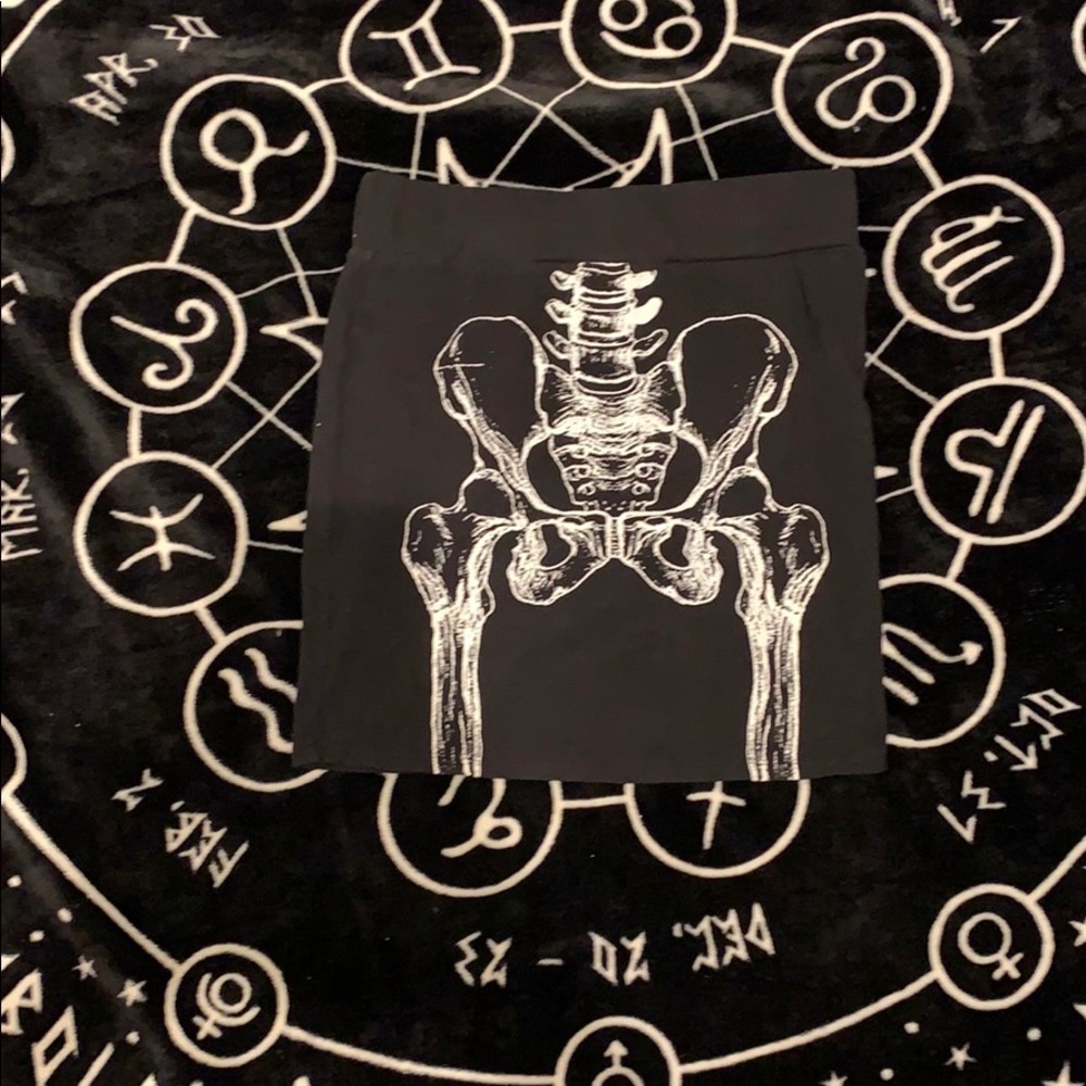 Iron fist bone mini skirt